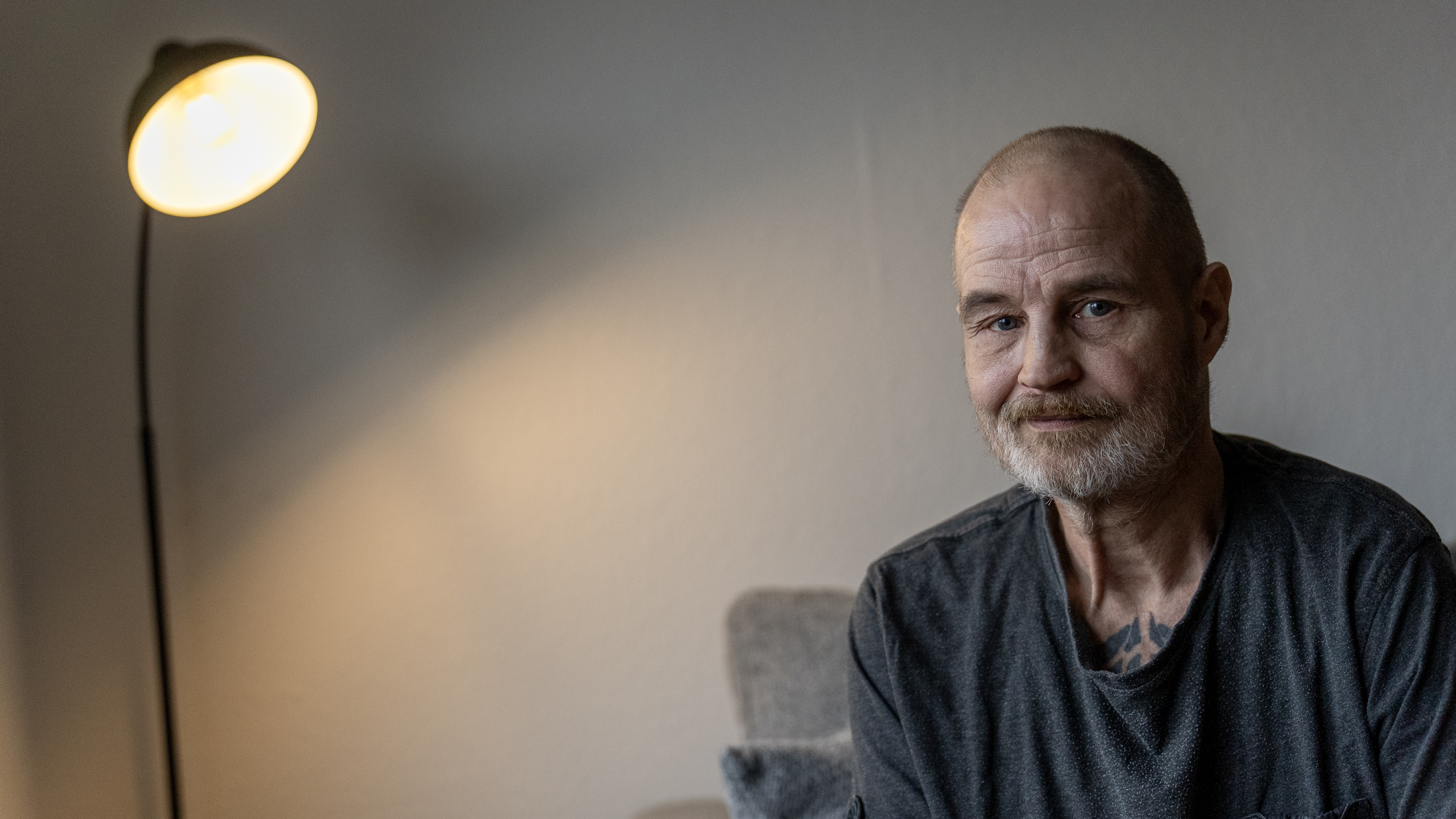 Skrald og hash flød rundt om ørerne på Peter: Social vicevært blev hans redning