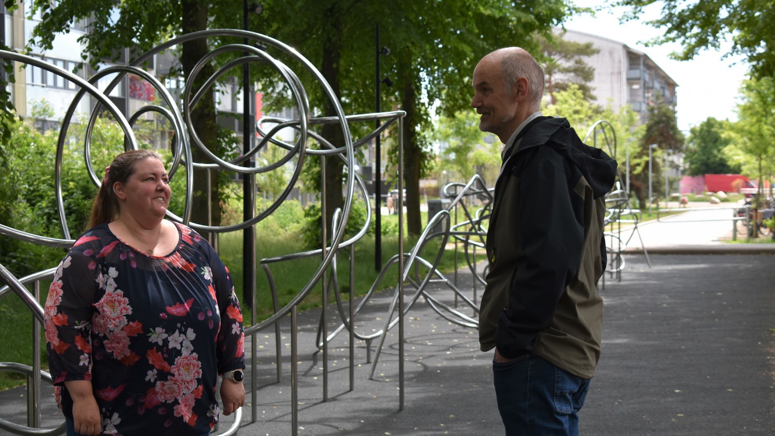 Urbanplanen Ændrer Sig, Men Der Er Stdig Tid Til En Snak, Når Jens Henrik Jakobsen Møder En Beboer.