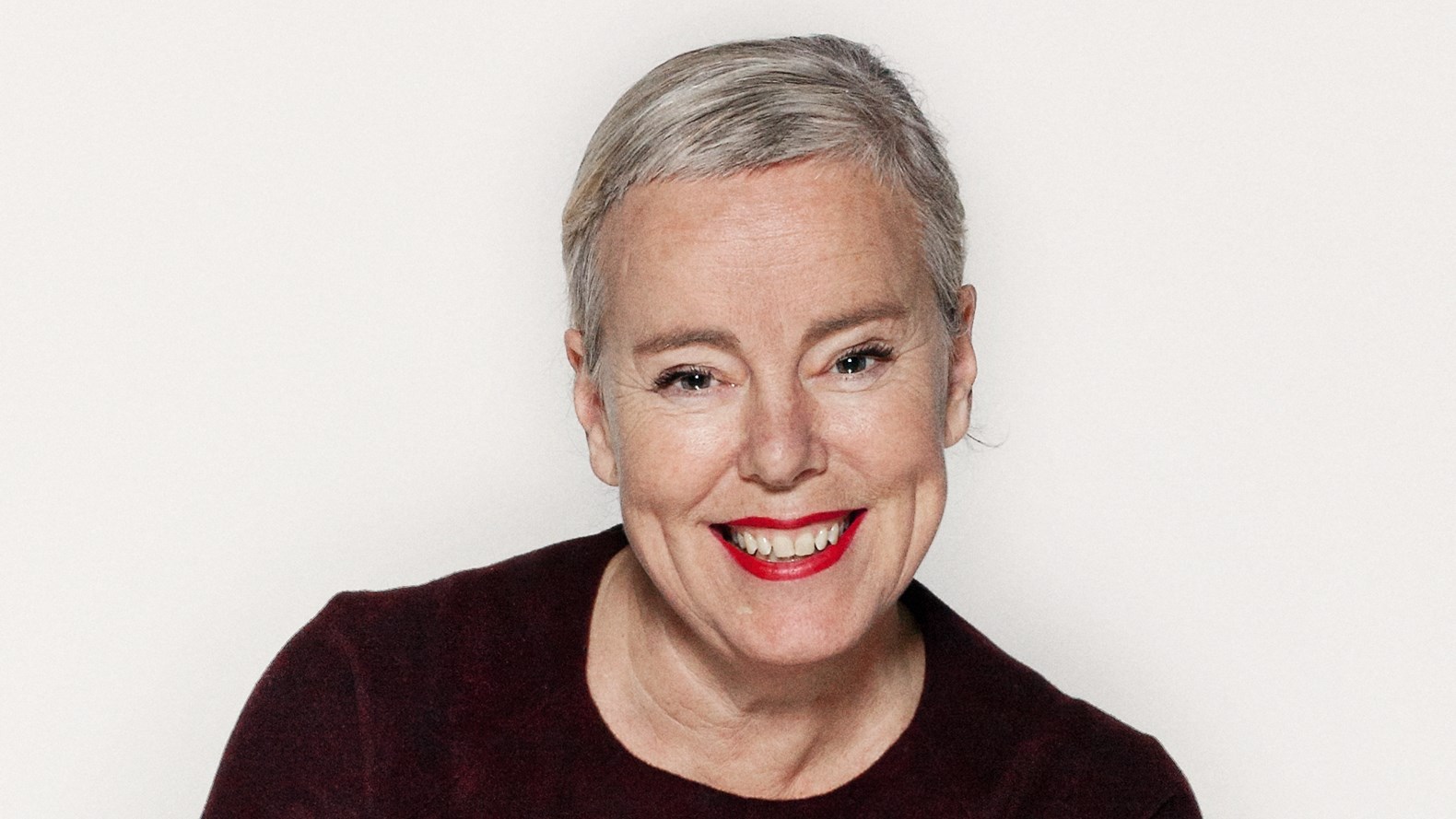 Portrait Kigge Hvid 2019 (1)